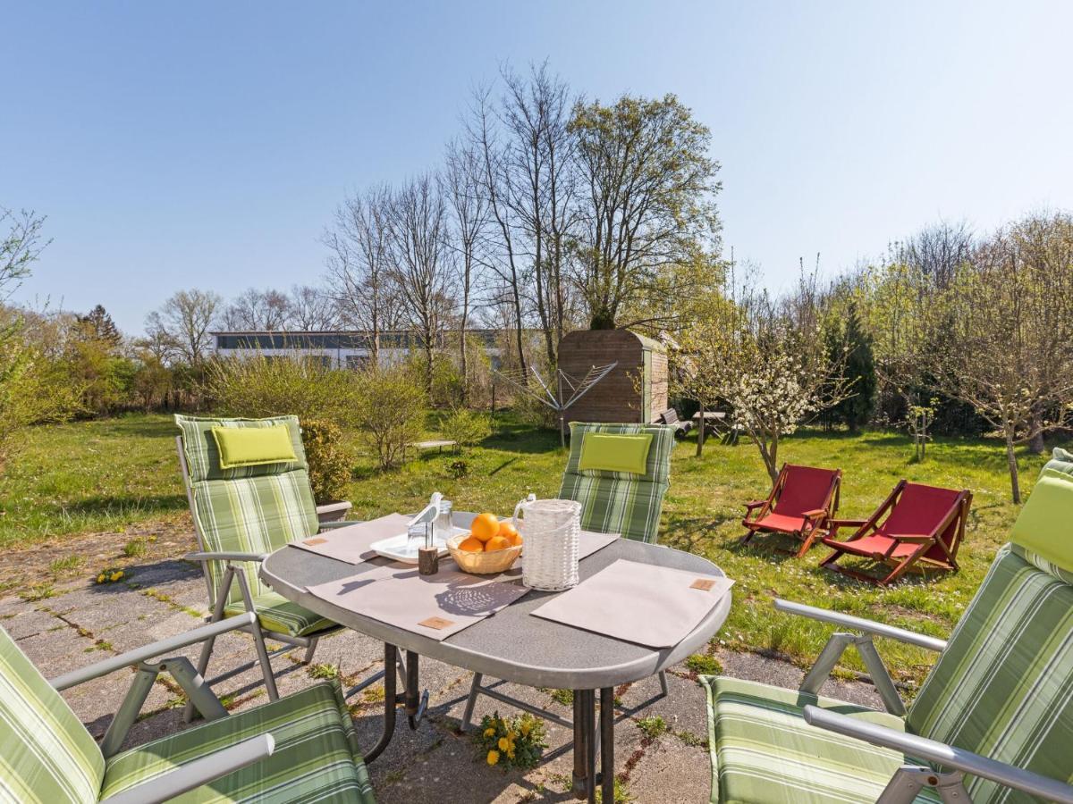 Elegant Apartment With Garden In Gingst Екстериор снимка