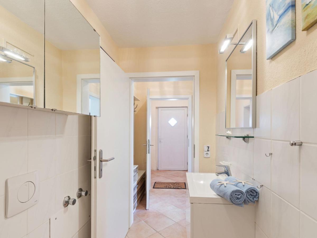 Elegant Apartment With Garden In Gingst Екстериор снимка